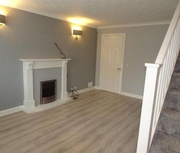 2 bedroom semi-detached house to rent - Photo 2