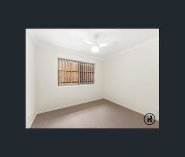 Modern 2 Bedroom Duplex!! - Photo 2