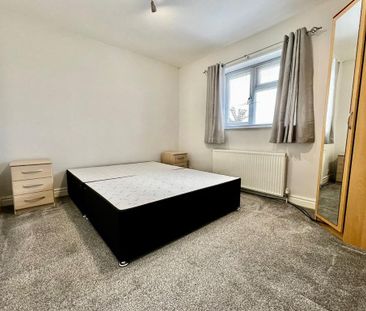 2 bedroom semi-detached house to rent - Photo 6