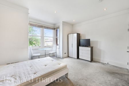 Cranes Park, Surbiton - Photo 2