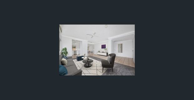 3 BEDROOM TOWNHOUSE IN RAILWAY ESTATE! - Photo 1