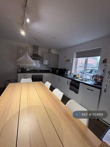 2 bedroom flat to rent - Photo 3