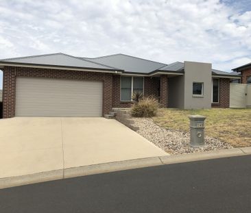 NORTH TAMWORTH - Four Bedroom Townhouse - Photo 2