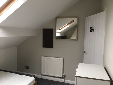 4 Bed Terraced House, Pinner Road, S11 - Photo 2