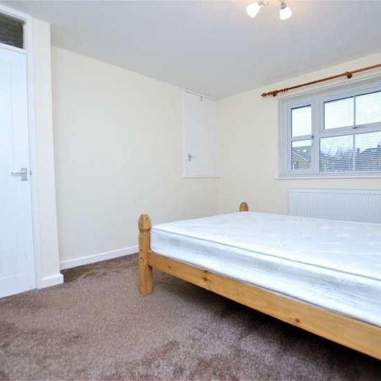 Peak Road, Guildford, Surrey, GU2 - Photo 1