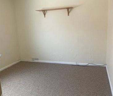 4 bedroom flat to rent - Photo 6