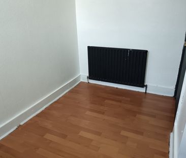 Room in a Shared Flat, Green Street, E13 - Photo 3