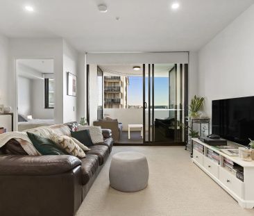 Modern Two Bedroom Apartment in Convenient Location - Photo 3