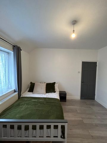Room in a Shared House, Capstone Road, BR1 - Photo 3