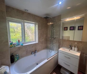 4 bedroom terraced house to rent - Photo 2