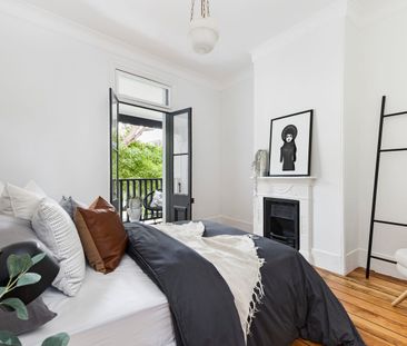 Classic terrace charm in a vibrant village setting - Photo 3