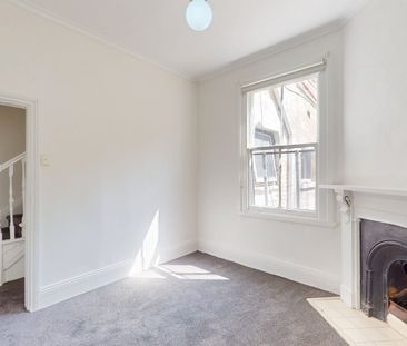 Beautiful House In The Perfect Location! - Photo 4