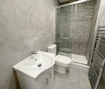 6 bedroom terraced house to rent - Photo 2