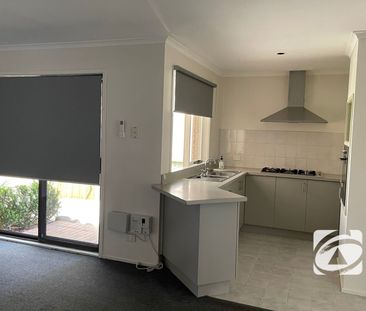 FAMILY LIVING IN LANGWARRIN PARK ESTATE - Photo 3