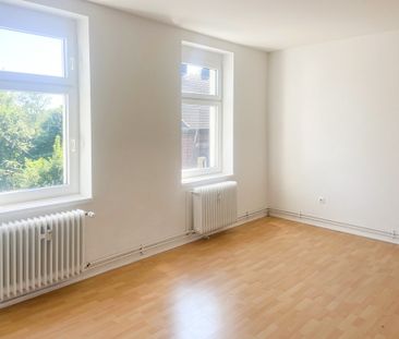 Bald frisch für Sie saniert ! Schöne Wohnung in ruhiger Lage - Photo 4