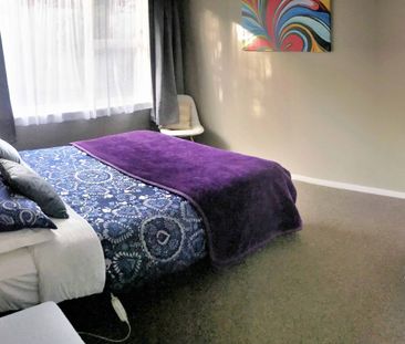 Furnished 2-Bedroom Unit in Great Location - Photo 2