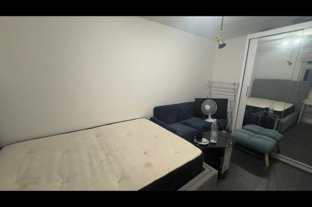 Room in a Shared Flat, Whardfale Court, E5 - Photo 1