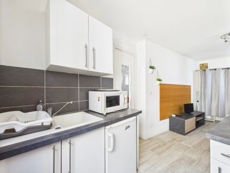 En plein centre ville près du boulevard du 14 juillet - Photo 4