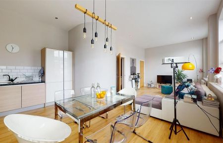 2 bedroom flat to rent - Photo 2