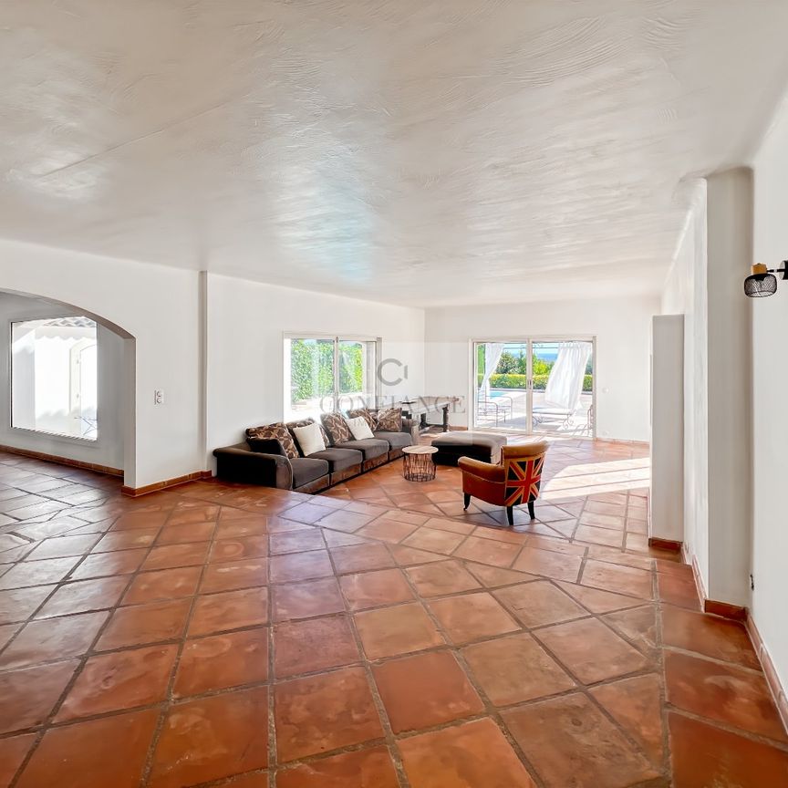 Location Maison 5 pièces 180m² NICE 06200 - Photo 1