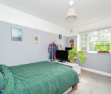3 bedroom flat to rent - Photo 3