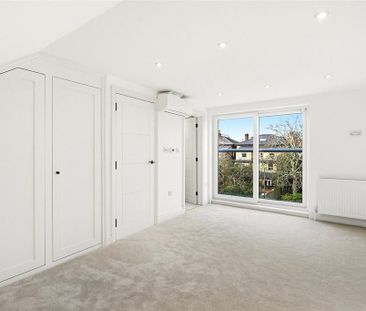 4 bedroom end of terrace house to rent - Photo 1