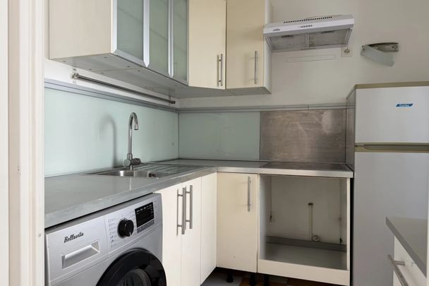 A LOUER - BEL APPARTEMENT T2 LUMINEUX AVEC EXTERIEUR & GARAGE - MARSEILLE 8EME - Photo 1