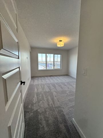 17 Silverton Glen Gate SW, Calgary - Photo 4