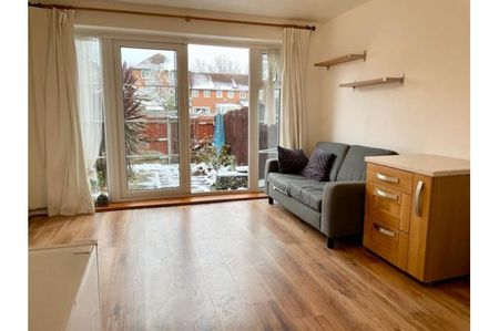 2 bedroom terraced house - Photo 2