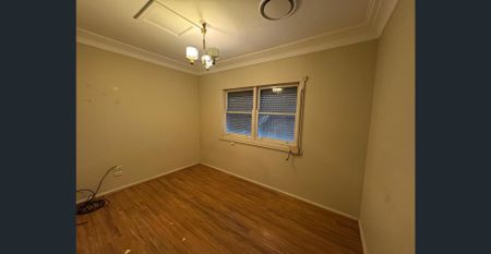 Private, multi-Residence Property with Shared Backyard - Photo 4