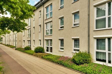 Nur für Senioren: Wohnung und Haus sind barrierefrei (2,5-Zi.-Whg.) - Photo 2