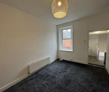 3 bedroom flat to rent - Photo 6