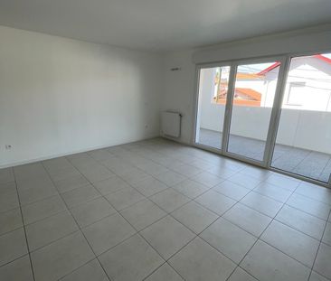 Location Appartement 3 pièces 71m² BOUCAU 64340 - Photo 2