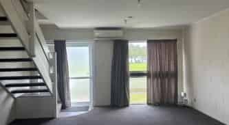 Tidy 2 bedroom unit - Photo 1