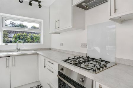 3 bedroom terraced house to rent - Photo 2