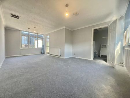 2 bedroom end of terrace house to rent - Photo 3