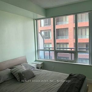 Bloor/Sherbourne Furnished 1Bdrm 1Bath Modern Finishes 9Ft Ceilings - Photo 2