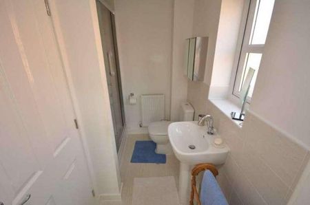 Blakeholme Court, Burton Upon Trent, DE14 - Photo 4
