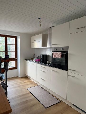 Charming 4-room apartment on the top floor – Stunning view - Photo 3