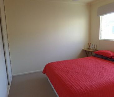 Spacious Two Bedroom Townhouse - Photo 3