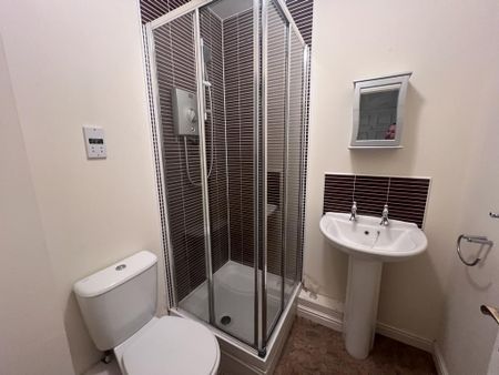 2 bedroom flat to rent - Photo 4