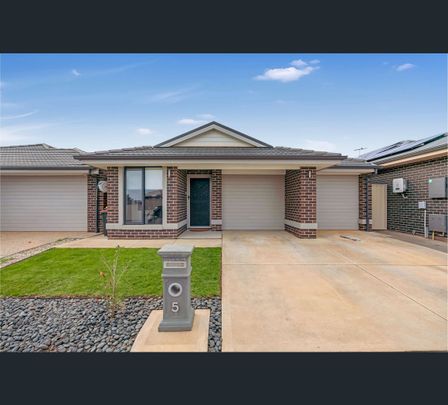 5 Catalonia Avenue, Munno Para West, SA 5115 - Photo 1