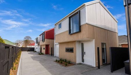 Brand New 3 Bedroom Home - Photo 5