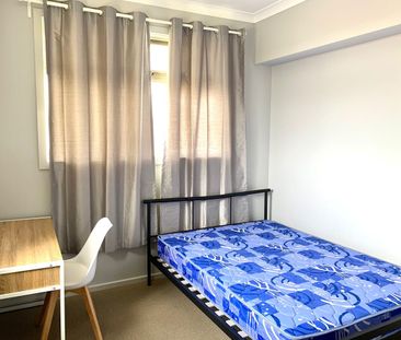 Fully furnished, ready to move in - Photo 3