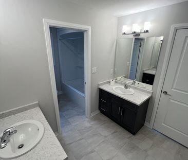 For Lease - 11 Willson Drive, Thorold, Ontario - Photo 3