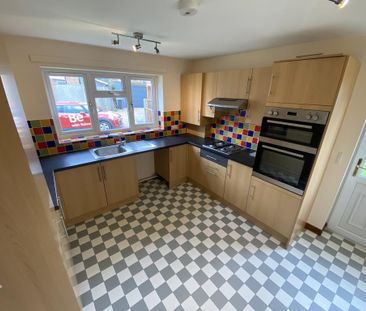 2 bedroom detached bungalow to rent - Photo 4