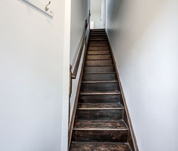 For Lease - 2045 Davenport Road Unit# Upper, Toronto, Ontario - Photo 3