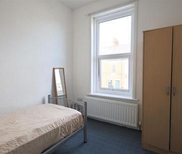3 bedroom Flat to rent in Delaval Terrace, Gosforth Newcastle upon ... - Photo 6