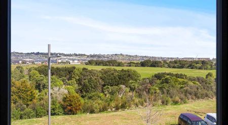 Charm, Space & Grace! - Photo 2