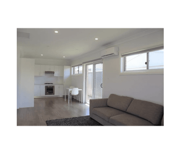 Modern Two-Bedroom Granny Flat in a Prime Location - Photo 2